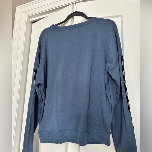 VS PINK dark blue long sleeve - Picture 2 of 3